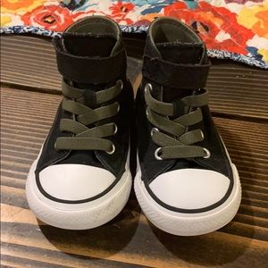 Dino converse size 5 Toddler